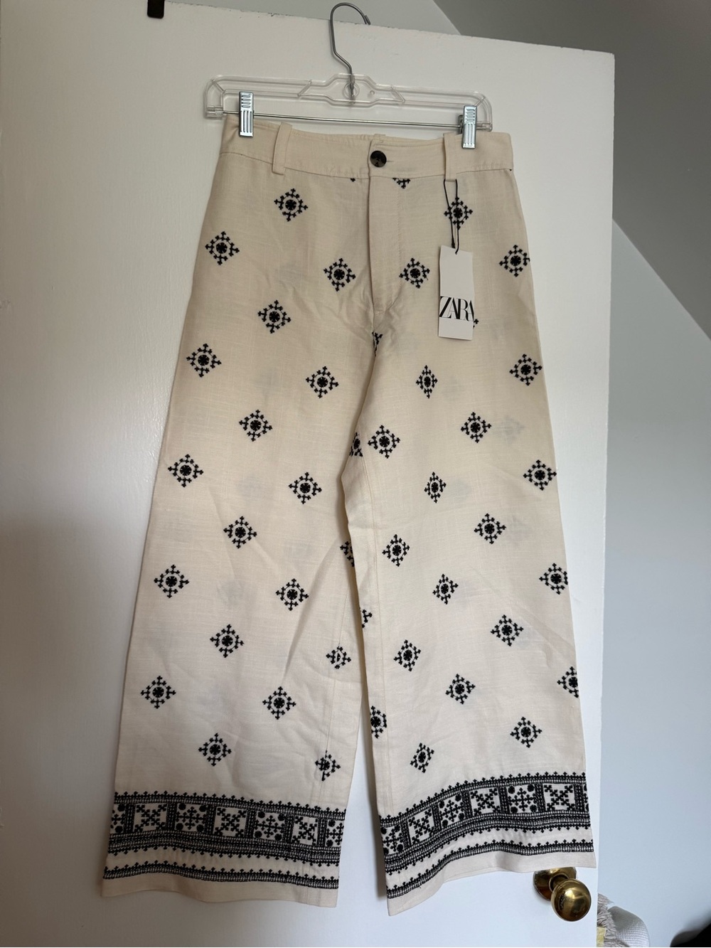 ZARA Cream Pants with Embroidery - Picture 3 of 8